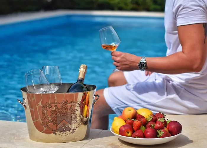 빌라 Luxury Adele Near Porec With Sea View And Private Pool Tar-Vabriga