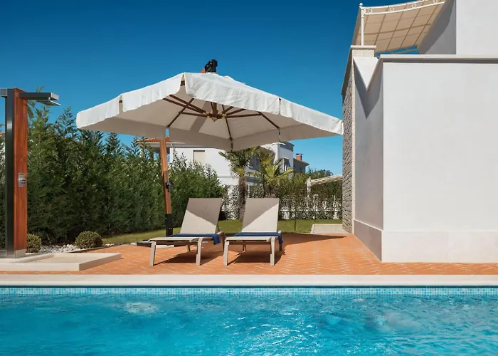 Luxury Adele Near Porec With Sea View And Private Pool 빌라 *