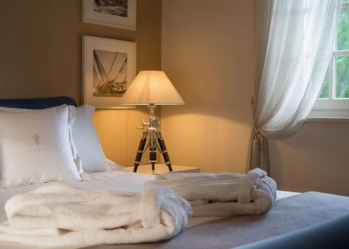 빌라 Luxury Adele Near Porec With Sea View And Private Pool