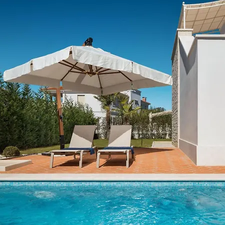 Luxury Adele Near Porec With Sea View And Private Pool Villa *